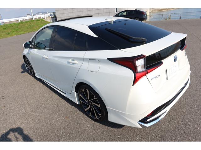 プリウス Ａプレミアム　寒冷地仕様　禁煙車　モデリスタエアロ　モデリスタホイール　サンルーフ　本革シート　９型ナビ　パノラミックビュー　ＵＳＢ　ＥＴＣ　レーダークルーズ　クリアランスソナー　オートハイビーム　安全装備搭載（68枚目）
