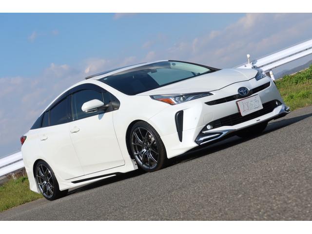 プリウス Ａプレミアム　モデリスタエアロ　ＴＥＩＮ車高調　ＲＡＹＳ１８ｉｎホイール　サンルーフ　本革シート　前後ドライブレコーダー　９型ナビ　ＥＴＣ　パノラミックビュー　レーダークルーズ　クリアランスソナー　オートハイビーム（7枚目）