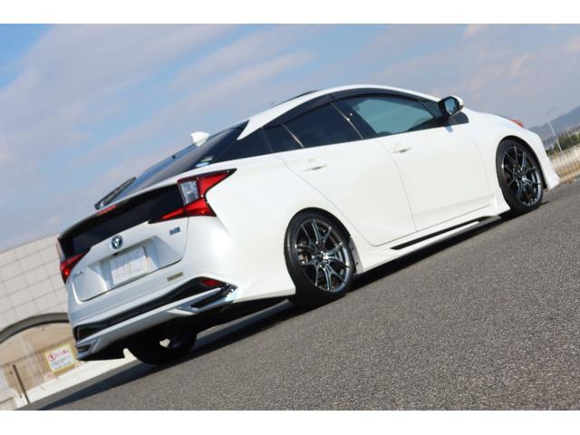 プリウス Ａプレミアム　モデリスタエアロ　ＴＥＩＮ車高調　ＲＡＹＳ１８ｉｎホイール　サンルーフ　本革シート　前後ドライブレコーダー　９型ナビ　ＥＴＣ　パノラミックビュー　レーダークルーズ　クリアランスソナー　オートハイビーム（9枚目）