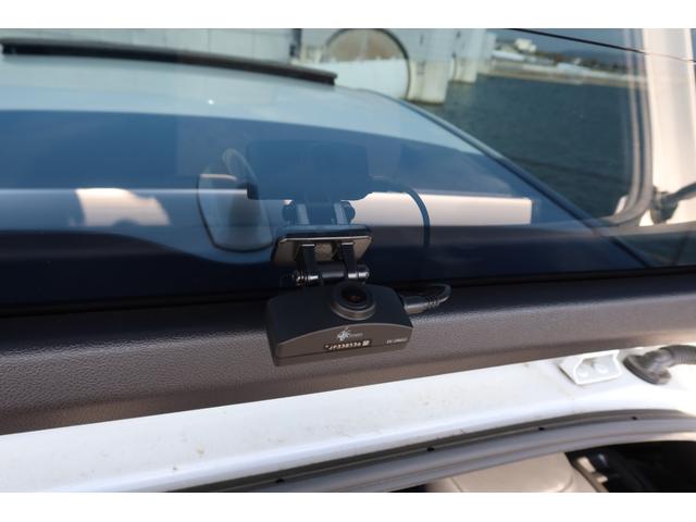 プリウス Ａプレミアム　モデリスタエアロ　ＴＥＩＮ車高調　ＲＡＹＳ１８ｉｎホイール　サンルーフ　本革シート　前後ドライブレコーダー　９型ナビ　ＥＴＣ　パノラミックビュー　レーダークルーズ　クリアランスソナー　オートハイビーム（55枚目）