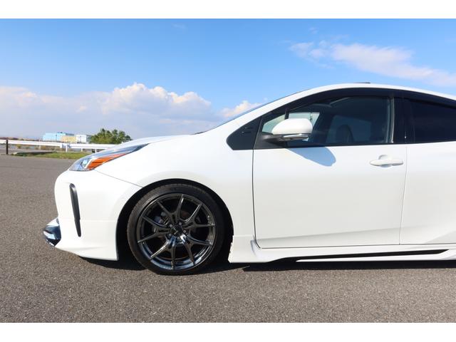 プリウス Ａプレミアム　モデリスタエアロ　ＴＥＩＮ車高調　ＲＡＹＳ１８ｉｎホイール　サンルーフ　本革シート　前後ドライブレコーダー　９型ナビ　ＥＴＣ　パノラミックビュー　レーダークルーズ　クリアランスソナー　オートハイビーム（62枚目）