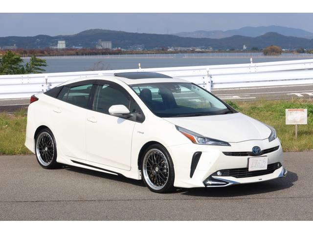 プリウス Aプレミアム 禁煙車 限定BBS19inホイール モデリスタエアロ サンルーフ 本革シート 9型ナビ バックカメラ ETC 前後ドライブレコーダー レーダークルーズ クリアランスソナー オートハイビーム 安全装備(6枚目)