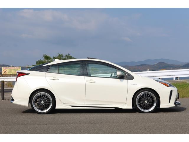 プリウス Aプレミアム 禁煙車 限定BBS19inホイール モデリスタエアロ サンルーフ 本革シート 9型ナビ バックカメラ ETC 前後ドライブレコーダー レーダークルーズ クリアランスソナー オートハイビーム 安全装備(7枚目)