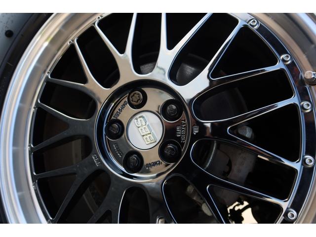 プリウス Aプレミアム 禁煙車 限定BBS19inホイール モデリスタエアロ サンルーフ 本革シート 9型ナビ バックカメラ ETC 前後ドライブレコーダー レーダークルーズ クリアランスソナー オートハイビーム 安全装備(26枚目)