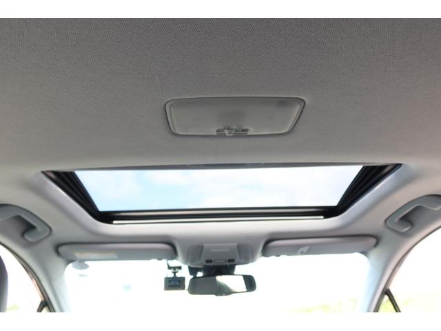 プリウス Aプレミアム 禁煙車 限定BBS19inホイール モデリスタエアロ サンルーフ 本革シート 9型ナビ バックカメラ ETC 前後ドライブレコーダー レーダークルーズ クリアランスソナー オートハイビーム 安全装備(30枚目)