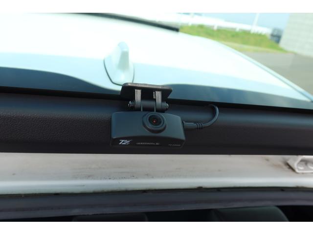 プリウス Aプレミアム 禁煙車 限定BBS19inホイール モデリスタエアロ サンルーフ 本革シート 9型ナビ バックカメラ ETC 前後ドライブレコーダー レーダークルーズ クリアランスソナー オートハイビーム 安全装備(42枚目)