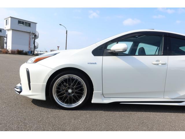 プリウス Aプレミアム 禁煙車 限定BBS19inホイール モデリスタエアロ サンルーフ 本革シート 9型ナビ バックカメラ ETC 前後ドライブレコーダー レーダークルーズ クリアランスソナー オートハイビーム 安全装備(64枚目)