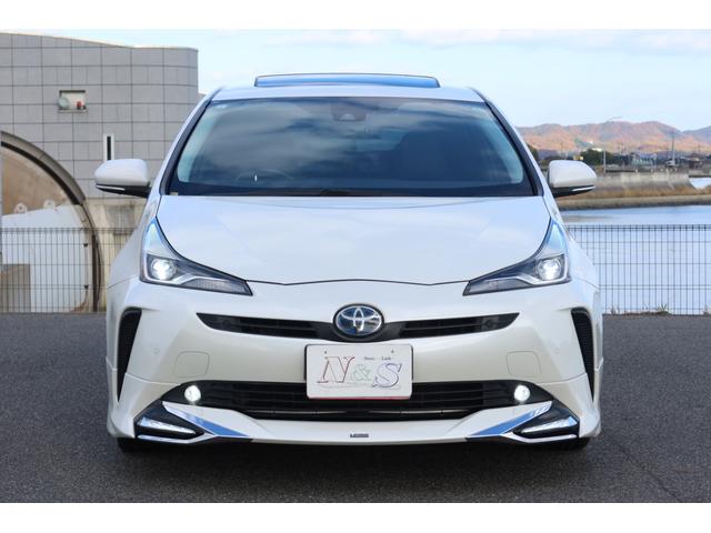 プリウス Ａプレミアム　モデリスタエアロ　サンルーフ　本革シート　前後ドライブレコーダー　ツーリングホイール　９型ナビ　バックカメラ　ＥＴＣ　レーダークルーズ　オートハイビーム　クリアランスソナー　ＰＣＳ　安全装備搭載（3枚目）