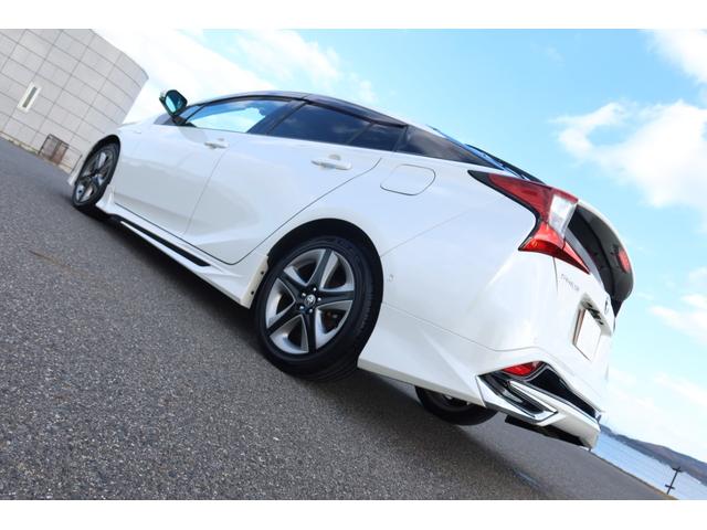 プリウス Ａプレミアム　モデリスタエアロ　サンルーフ　本革シート　前後ドライブレコーダー　ツーリングホイール　９型ナビ　バックカメラ　ＥＴＣ　レーダークルーズ　オートハイビーム　クリアランスソナー　ＰＣＳ　安全装備搭載（5枚目）