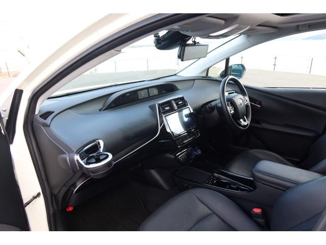 プリウス Ａプレミアム　モデリスタエアロ　サンルーフ　本革シート　前後ドライブレコーダー　ツーリングホイール　９型ナビ　バックカメラ　ＥＴＣ　レーダークルーズ　オートハイビーム　クリアランスソナー　ＰＣＳ　安全装備搭載（39枚目）