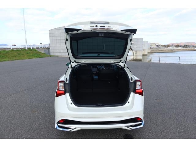 プリウス Ａプレミアム　モデリスタエアロ　サンルーフ　本革シート　前後ドライブレコーダー　ツーリングホイール　９型ナビ　バックカメラ　ＥＴＣ　レーダークルーズ　オートハイビーム　クリアランスソナー　ＰＣＳ　安全装備搭載（46枚目）