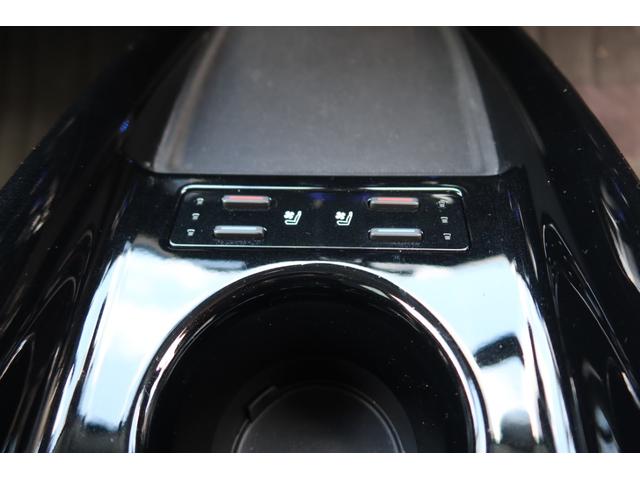 プリウス Ａプレミアム　モデリスタエアロ　サンルーフ　本革シート　前後ドライブレコーダー　ツーリングホイール　９型ナビ　バックカメラ　ＥＴＣ　レーダークルーズ　オートハイビーム　クリアランスソナー　ＰＣＳ　安全装備搭載（60枚目）