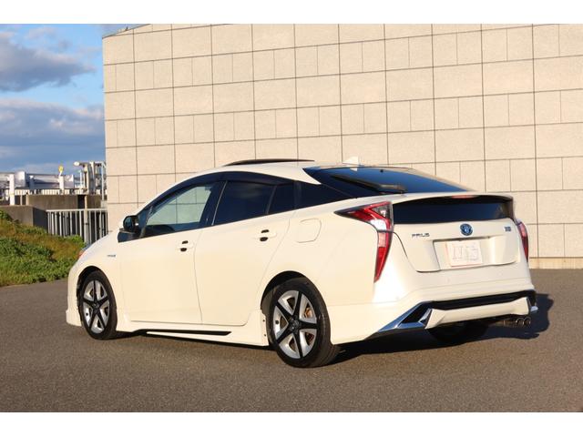 プリウス Ａプレミアム　モデリスタエアロ　ＡＬＰＩＮＥ９型ナビ　後席モニター　本革シート　レーダー探知機　ドライブレコーダー　サンルーフ　社外マフラー　レーダークルーズ　オートハイビーム　クリアランスソナー　安全装備搭載（5枚目）