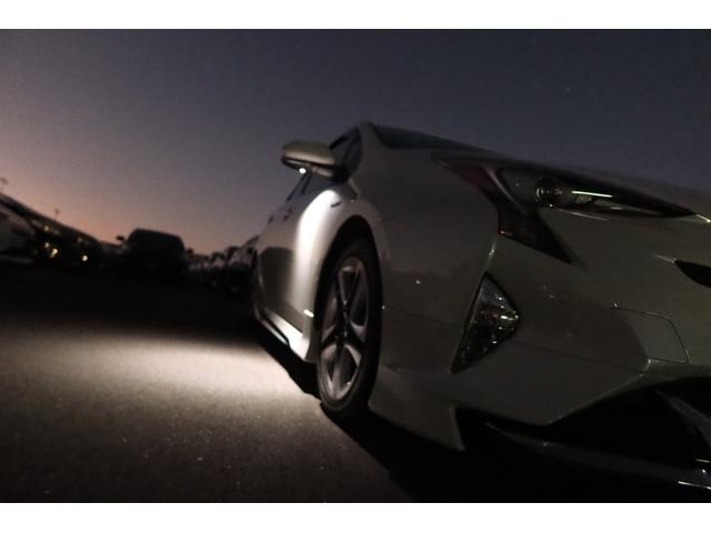 プリウス Ａプレミアム　モデリスタエアロ　ＡＬＰＩＮＥ９型ナビ　後席モニター　本革シート　レーダー探知機　ドライブレコーダー　サンルーフ　社外マフラー　レーダークルーズ　オートハイビーム　クリアランスソナー　安全装備搭載（30枚目）