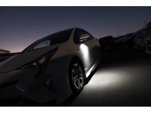 プリウス Ａプレミアム　モデリスタエアロ　ＡＬＰＩＮＥ９型ナビ　後席モニター　本革シート　レーダー探知機　ドライブレコーダー　サンルーフ　社外マフラー　レーダークルーズ　オートハイビーム　クリアランスソナー　安全装備搭載（31枚目）