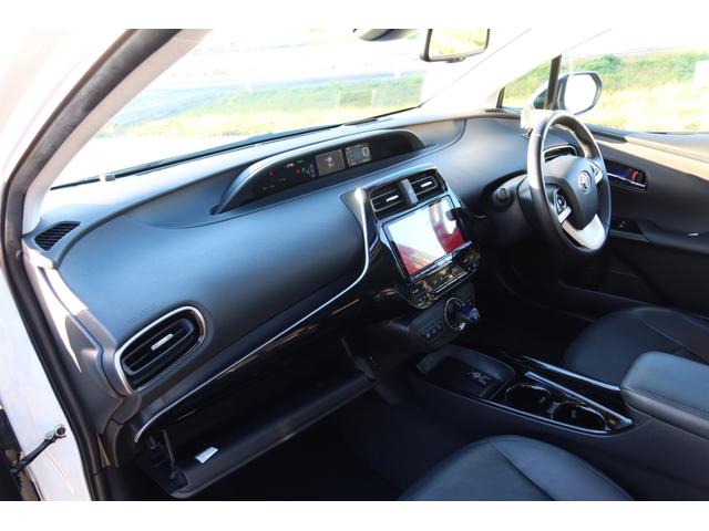 プリウス Ａプレミアム　モデリスタエアロ　ＡＬＰＩＮＥ９型ナビ　後席モニター　本革シート　レーダー探知機　ドライブレコーダー　サンルーフ　社外マフラー　レーダークルーズ　オートハイビーム　クリアランスソナー　安全装備搭載（37枚目）