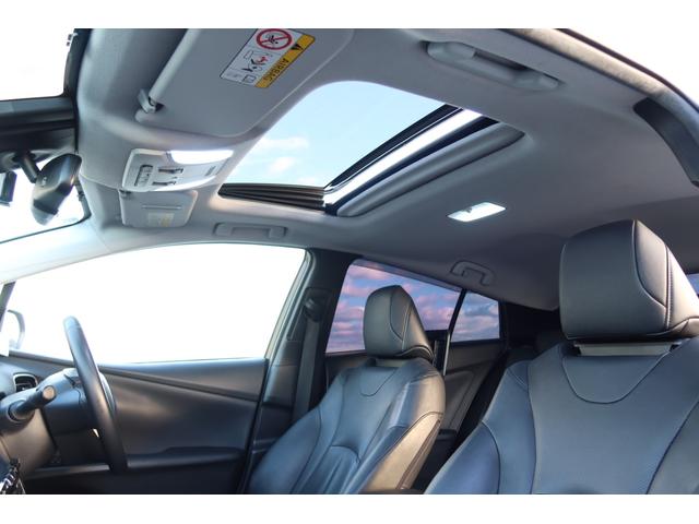 プリウス Ａプレミアム　モデリスタエアロ　ＡＬＰＩＮＥ９型ナビ　後席モニター　本革シート　レーダー探知機　ドライブレコーダー　サンルーフ　社外マフラー　レーダークルーズ　オートハイビーム　クリアランスソナー　安全装備搭載（40枚目）