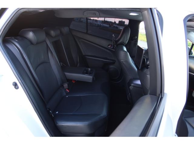 プリウス Ａプレミアム　モデリスタエアロ　ＡＬＰＩＮＥ９型ナビ　後席モニター　本革シート　レーダー探知機　ドライブレコーダー　サンルーフ　社外マフラー　レーダークルーズ　オートハイビーム　クリアランスソナー　安全装備搭載（41枚目）