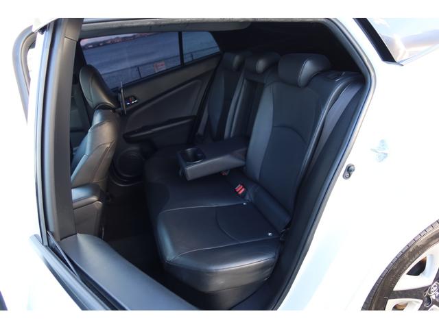 プリウス Ａプレミアム　モデリスタエアロ　ＡＬＰＩＮＥ９型ナビ　後席モニター　本革シート　レーダー探知機　ドライブレコーダー　サンルーフ　社外マフラー　レーダークルーズ　オートハイビーム　クリアランスソナー　安全装備搭載（43枚目）