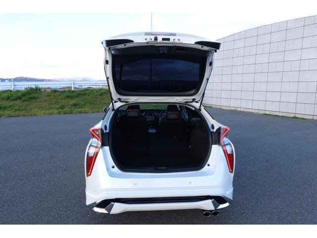 プリウス Ａプレミアム　モデリスタエアロ　ＡＬＰＩＮＥ９型ナビ　後席モニター　本革シート　レーダー探知機　ドライブレコーダー　サンルーフ　社外マフラー　レーダークルーズ　オートハイビーム　クリアランスソナー　安全装備搭載（45枚目）