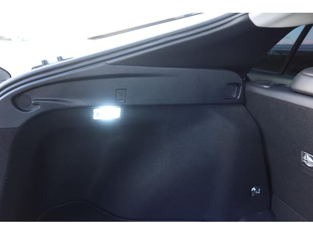 プリウス Ａプレミアム　モデリスタエアロ　ＡＬＰＩＮＥ９型ナビ　後席モニター　本革シート　レーダー探知機　ドライブレコーダー　サンルーフ　社外マフラー　レーダークルーズ　オートハイビーム　クリアランスソナー　安全装備搭載（47枚目）