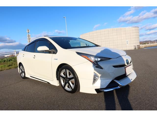 プリウス Ａプレミアム　モデリスタエアロ　ＡＬＰＩＮＥ９型ナビ　後席モニター　本革シート　レーダー探知機　ドライブレコーダー　サンルーフ　社外マフラー　レーダークルーズ　オートハイビーム　クリアランスソナー　安全装備搭載（64枚目）