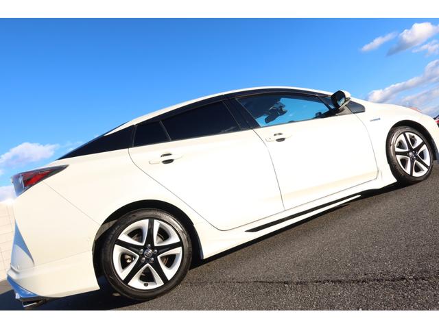 プリウス Ａプレミアム　モデリスタエアロ　ＡＬＰＩＮＥ９型ナビ　後席モニター　本革シート　レーダー探知機　ドライブレコーダー　サンルーフ　社外マフラー　レーダークルーズ　オートハイビーム　クリアランスソナー　安全装備搭載（66枚目）