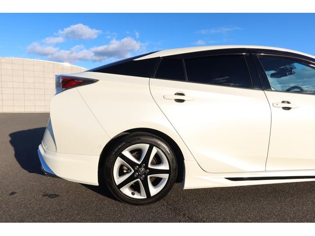 プリウス Ａプレミアム　モデリスタエアロ　ＡＬＰＩＮＥ９型ナビ　後席モニター　本革シート　レーダー探知機　ドライブレコーダー　サンルーフ　社外マフラー　レーダークルーズ　オートハイビーム　クリアランスソナー　安全装備搭載（68枚目）