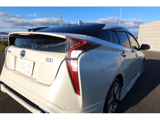 プリウス Ａプレミアム　モデリスタエアロ　ＡＬＰＩＮＥ９型ナビ　後席モニター　本革シート　レーダー探知機　ドライブレコーダー　サンルーフ　社外マフラー　レーダークルーズ　オートハイビーム　クリアランスソナー　安全装備搭載（70枚目）