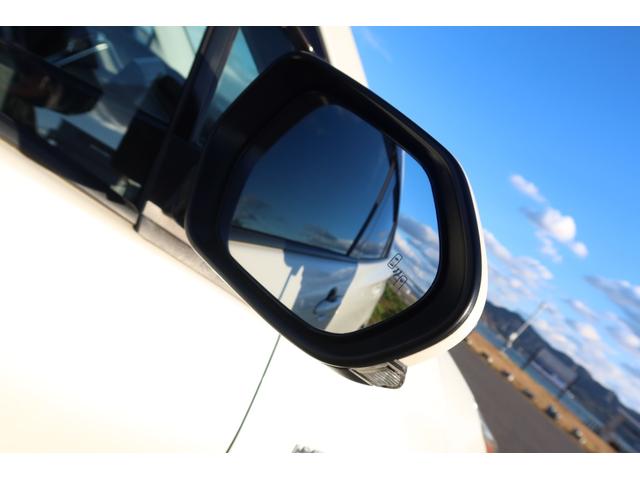 プリウス Ａプレミアム　モデリスタエアロ　ＡＬＰＩＮＥ９型ナビ　後席モニター　本革シート　レーダー探知機　ドライブレコーダー　サンルーフ　社外マフラー　レーダークルーズ　オートハイビーム　クリアランスソナー　安全装備搭載（74枚目）