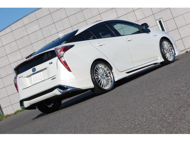 プリウス Ａプレミアム　禁煙車　寒冷地仕様　モデリスタエアロ　ＷＯＲＫ１９ｉｎホイール　サンルーフ　置くだけ充電　ＨＤＭＩ　ＵＳＢ　９型ナビ　前後ドライブレコーダー　レーダークルーズ　オートハイビーム　ＰＣＳ　安全装備搭載（9枚目）