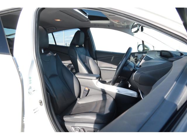 プリウス Ａプレミアム　禁煙車　寒冷地仕様　モデリスタエアロ　ＷＯＲＫ１９ｉｎホイール　サンルーフ　置くだけ充電　ＨＤＭＩ　ＵＳＢ　９型ナビ　前後ドライブレコーダー　レーダークルーズ　オートハイビーム　ＰＣＳ　安全装備搭載（36枚目）