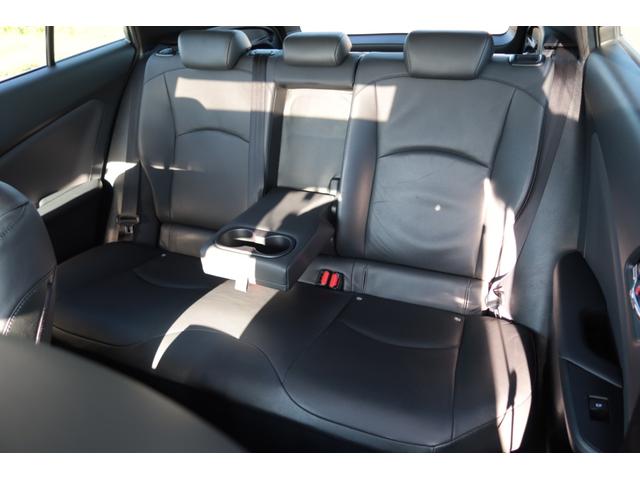 プリウス Ａプレミアム　禁煙車　寒冷地仕様　モデリスタエアロ　ＷＯＲＫ１９ｉｎホイール　サンルーフ　置くだけ充電　ＨＤＭＩ　ＵＳＢ　９型ナビ　前後ドライブレコーダー　レーダークルーズ　オートハイビーム　ＰＣＳ　安全装備搭載（41枚目）