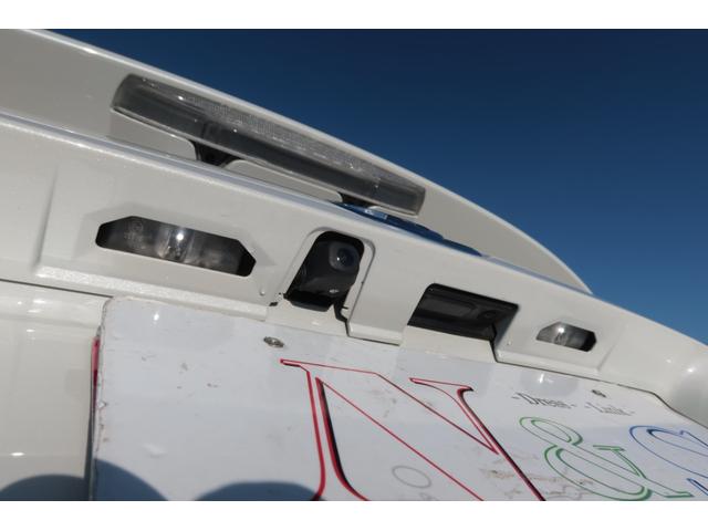 プリウス Ａプレミアム　禁煙車　寒冷地仕様　モデリスタエアロ　ＷＯＲＫ１９ｉｎホイール　サンルーフ　置くだけ充電　ＨＤＭＩ　ＵＳＢ　９型ナビ　前後ドライブレコーダー　レーダークルーズ　オートハイビーム　ＰＣＳ　安全装備搭載（44枚目）