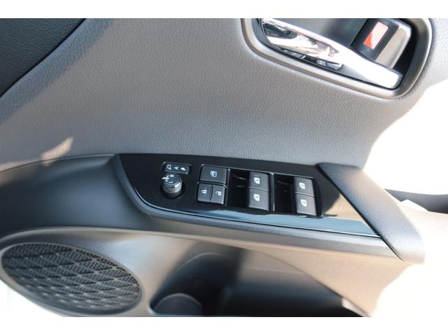 プリウス Ａプレミアム　禁煙車　寒冷地仕様　モデリスタエアロ　ＷＯＲＫ１９ｉｎホイール　サンルーフ　置くだけ充電　ＨＤＭＩ　ＵＳＢ　９型ナビ　前後ドライブレコーダー　レーダークルーズ　オートハイビーム　ＰＣＳ　安全装備搭載（46枚目）