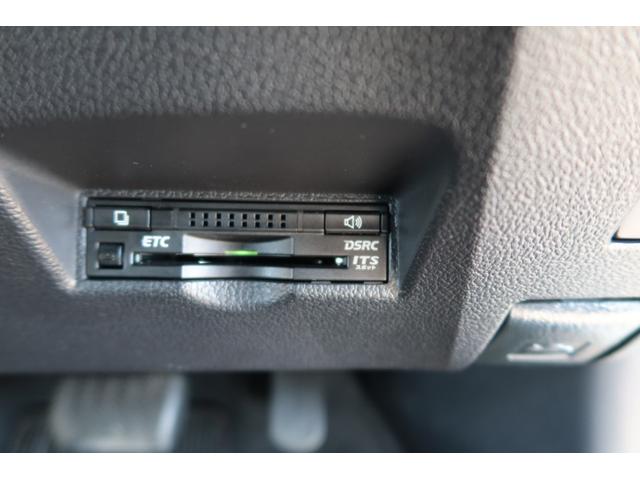 プリウス Ａプレミアム　禁煙車　寒冷地仕様　モデリスタエアロ　ＷＯＲＫ１９ｉｎホイール　サンルーフ　置くだけ充電　ＨＤＭＩ　ＵＳＢ　９型ナビ　前後ドライブレコーダー　レーダークルーズ　オートハイビーム　ＰＣＳ　安全装備搭載（50枚目）