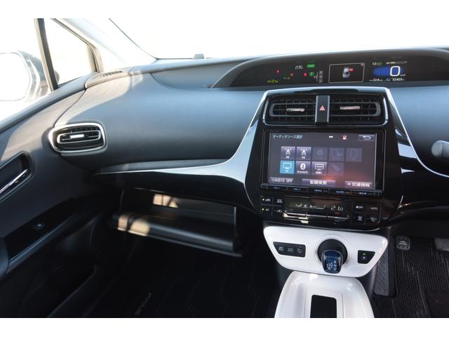プリウス Ａプレミアム　禁煙車　寒冷地仕様　モデリスタエアロ　ＷＯＲＫ１９ｉｎホイール　サンルーフ　置くだけ充電　ＨＤＭＩ　ＵＳＢ　９型ナビ　前後ドライブレコーダー　レーダークルーズ　オートハイビーム　ＰＣＳ　安全装備搭載（60枚目）