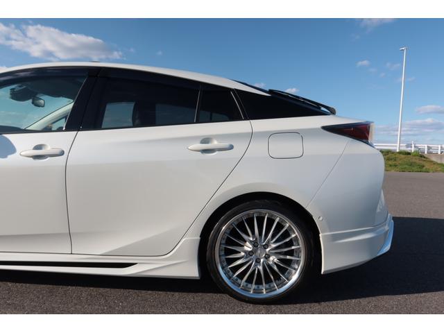 プリウス Ａプレミアム　禁煙車　寒冷地仕様　モデリスタエアロ　ＷＯＲＫ１９ｉｎホイール　サンルーフ　置くだけ充電　ＨＤＭＩ　ＵＳＢ　９型ナビ　前後ドライブレコーダー　レーダークルーズ　オートハイビーム　ＰＣＳ　安全装備搭載（66枚目）