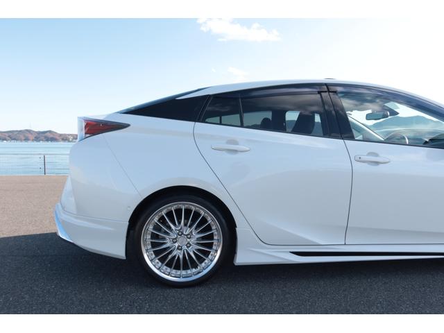 プリウス Ａプレミアム　禁煙車　寒冷地仕様　モデリスタエアロ　ＷＯＲＫ１９ｉｎホイール　サンルーフ　置くだけ充電　ＨＤＭＩ　ＵＳＢ　９型ナビ　前後ドライブレコーダー　レーダークルーズ　オートハイビーム　ＰＣＳ　安全装備搭載（75枚目）