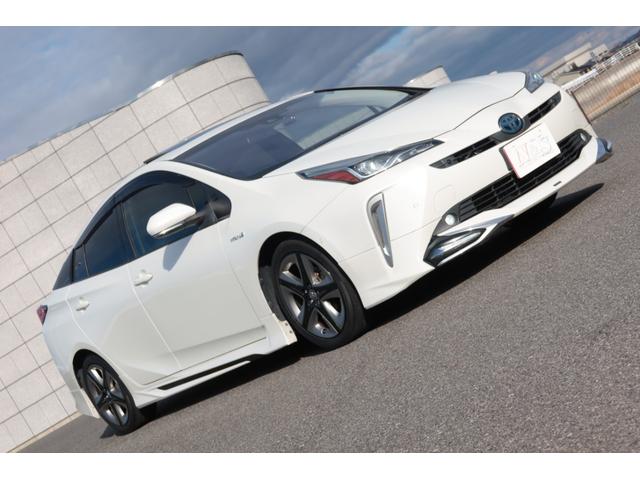 プリウス Ａプレミアム　モデリスタエアロ　サンルーフ　本革シート　ＡＬＰＩＮＥ９型ナビ　バックカメラ　　置くだけ充電　前後ドライブレコーダー　コートテクトＦガラス　レーダークルーズ　オートハイビーム　安全装備搭載　禁煙車（7枚目）
