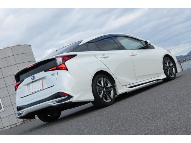 プリウス Ａプレミアム　モデリスタエアロ　サンルーフ　本革シート　ＡＬＰＩＮＥ９型ナビ　バックカメラ　　置くだけ充電　前後ドライブレコーダー　コートテクトＦガラス　レーダークルーズ　オートハイビーム　安全装備搭載　禁煙車（9枚目）