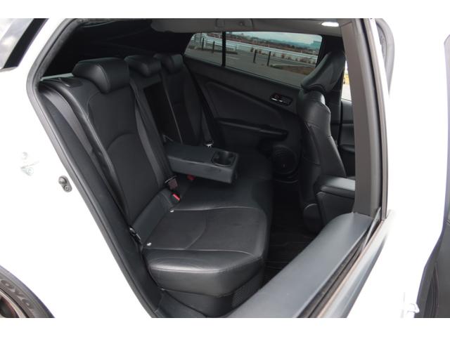 プリウス Ａプレミアム　モデリスタエアロ　サンルーフ　本革シート　ＡＬＰＩＮＥ９型ナビ　バックカメラ　　置くだけ充電　前後ドライブレコーダー　コートテクトＦガラス　レーダークルーズ　オートハイビーム　安全装備搭載　禁煙車（29枚目）