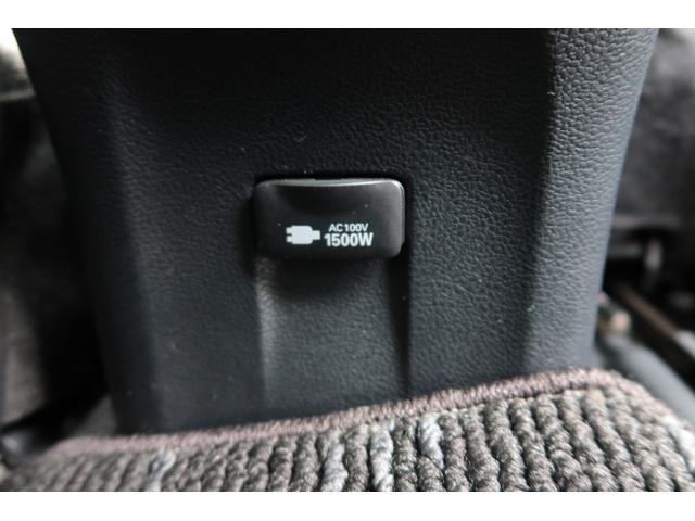 プリウス Ａプレミアム　モデリスタエアロ　サンルーフ　本革シート　ＡＬＰＩＮＥ９型ナビ　バックカメラ　　置くだけ充電　前後ドライブレコーダー　コートテクトＦガラス　レーダークルーズ　オートハイビーム　安全装備搭載　禁煙車（30枚目）