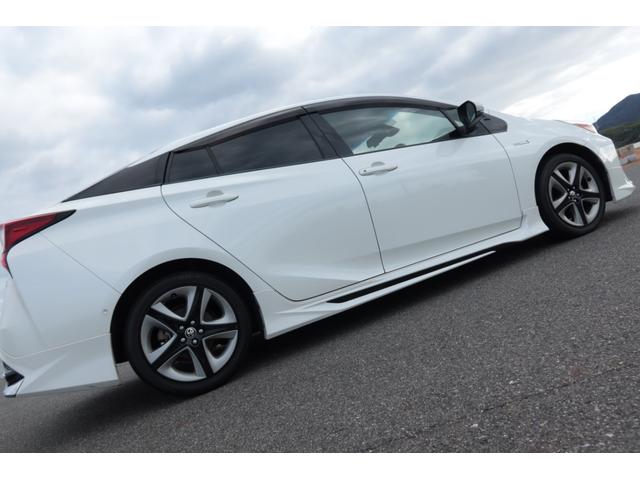 プリウス Ａプレミアム　モデリスタエアロ　サンルーフ　本革シート　ＡＬＰＩＮＥ９型ナビ　バックカメラ　　置くだけ充電　前後ドライブレコーダー　コートテクトＦガラス　レーダークルーズ　オートハイビーム　安全装備搭載　禁煙車（65枚目）