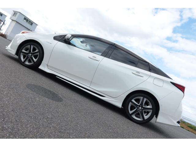 プリウス Ａプレミアム　モデリスタエアロ　サンルーフ　本革シート　ＡＬＰＩＮＥ９型ナビ　バックカメラ　　置くだけ充電　前後ドライブレコーダー　コートテクトＦガラス　レーダークルーズ　オートハイビーム　安全装備搭載　禁煙車（69枚目）