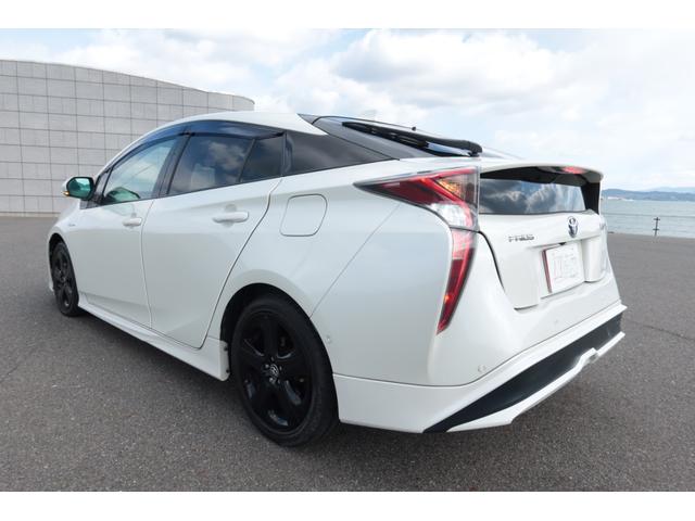 プリウス Ａプレミアム　４ＷＤ　四駆　寒冷地仕様　禁煙車　安全装備搭載　ＴＲＤエアロ　サンルーフ　１７ｉｎツーリングホイール　９型ナビ　コンビステアリング　エコグライダー　本革シート　レーダークルーズ　ＰＣＳ　ＢＳＭ　ＨＵＤ（68枚目）