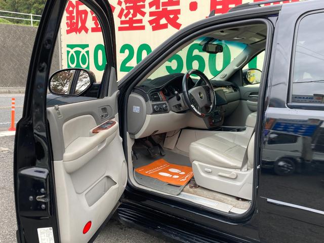 シボレーアバランチ 　ナビ・ＴＶ・ＥＴＣ・キーレス・革シート・バックカメラ・エアコン・パワステ・パワーウィンドウ・運転席エアバック（50枚目）