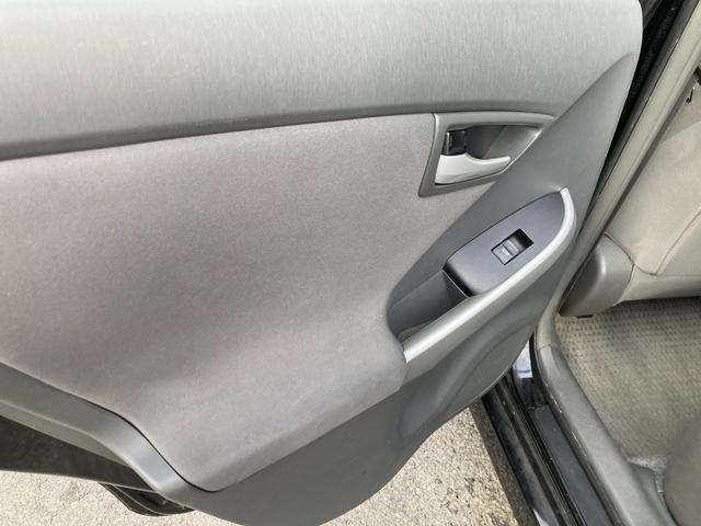 プリウス Ｓ　ナビ・スマートキー・ＥＴＣ・エアコン・パワステ・パワーウィンドウ・運転席エアバック・助手席エアバック・ドラレコ（13枚目）