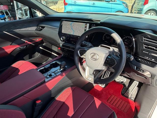 ＲＸ ＲＸ３５０　Ｆスポーツ　改モデル　パノラマルーフ　デジタルインナーミラー　オレンジキャリパー内装レッド　１４型コネクトナビ（11枚目）