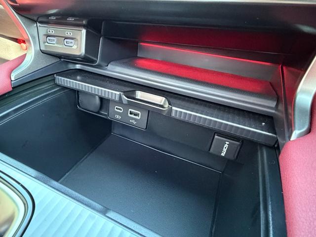 ＲＸ ＲＸ３５０　Ｆスポーツ　改モデル　パノラマルーフ　デジタルインナーミラー　オレンジキャリパー内装レッド　１４型コネクトナビ（14枚目）